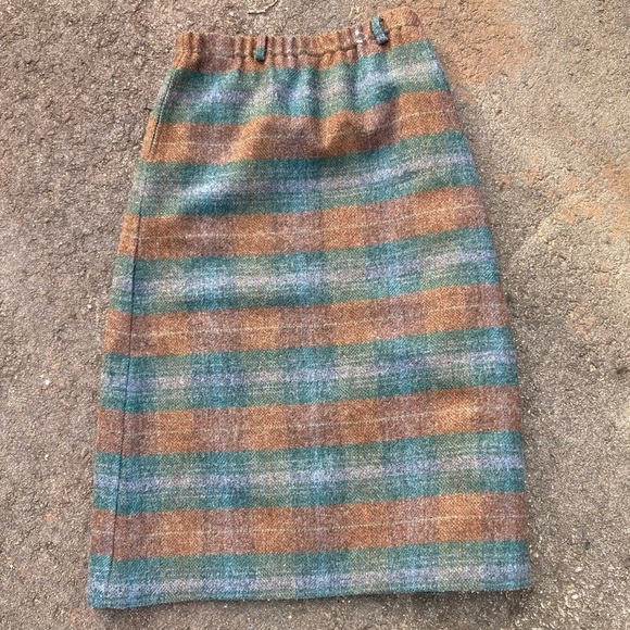 Hunter Dresses & Skirts - Vintage Hunter Wool Skirt tan gray green plaid